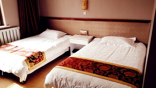 敦煌包拼车及住宿服务