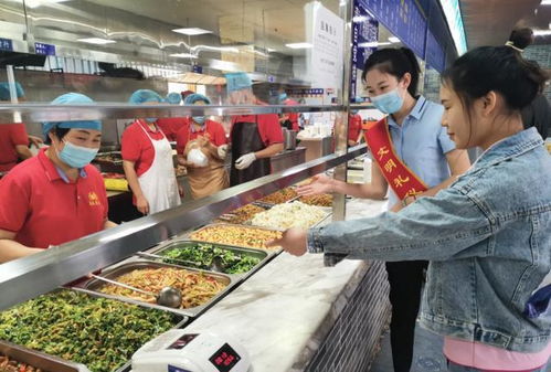 郑大二附院营养食堂喜获 餐饮服务食品安全示范店 荣誉称号